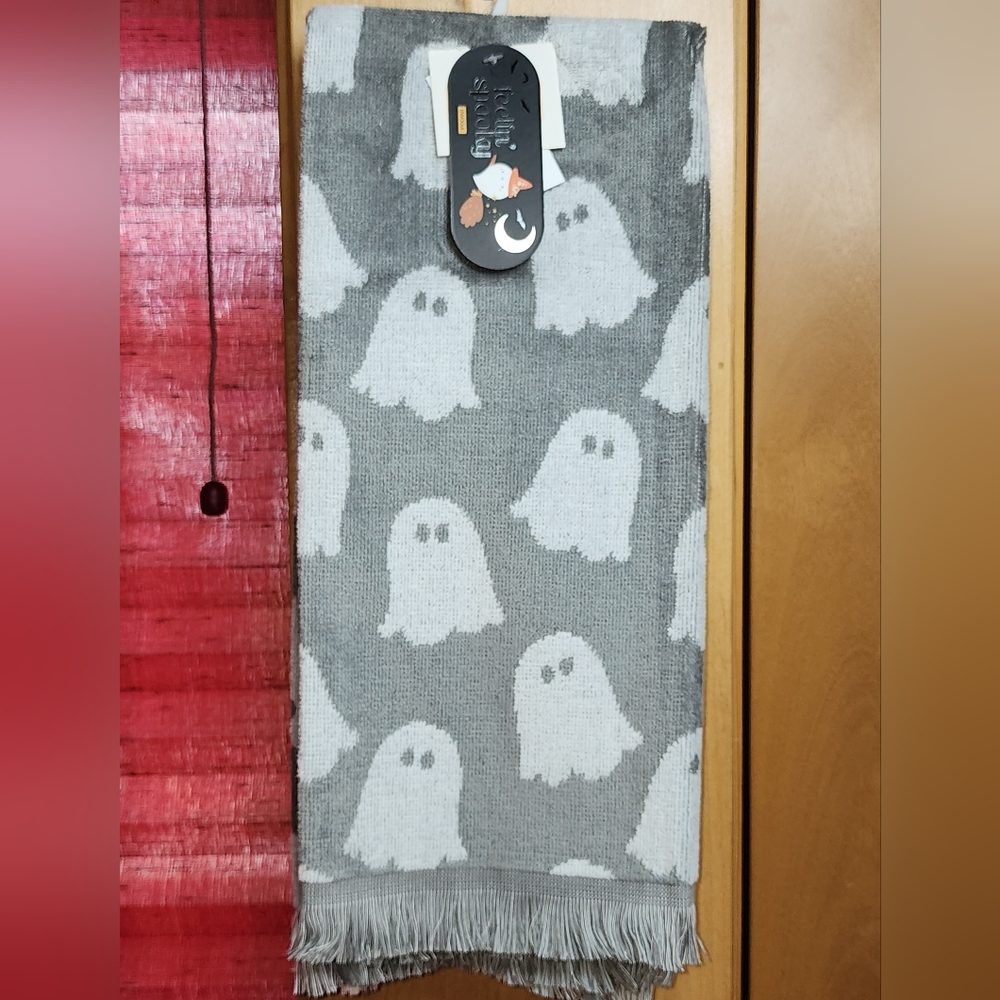 Ghost Kitchen Towel Set Gray and White